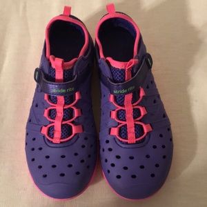 Stride Rite girls made 2 play!